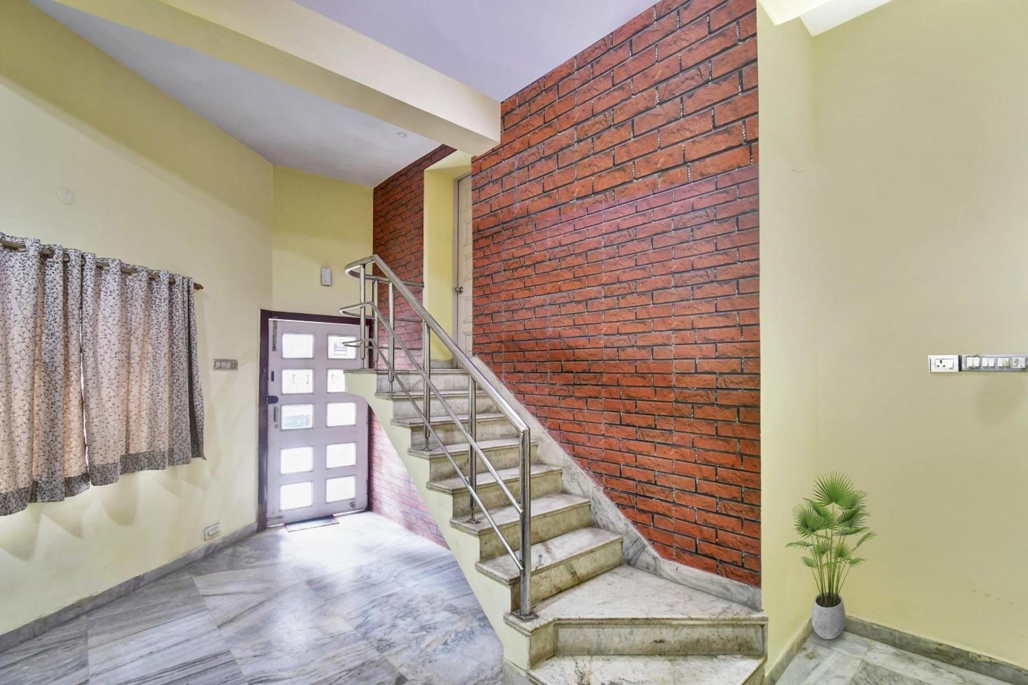 Hotel O R A Homestay Near Acropolis Mall 加尔各答 外观 照片